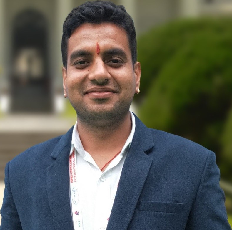 Dr. Akshay Pandey